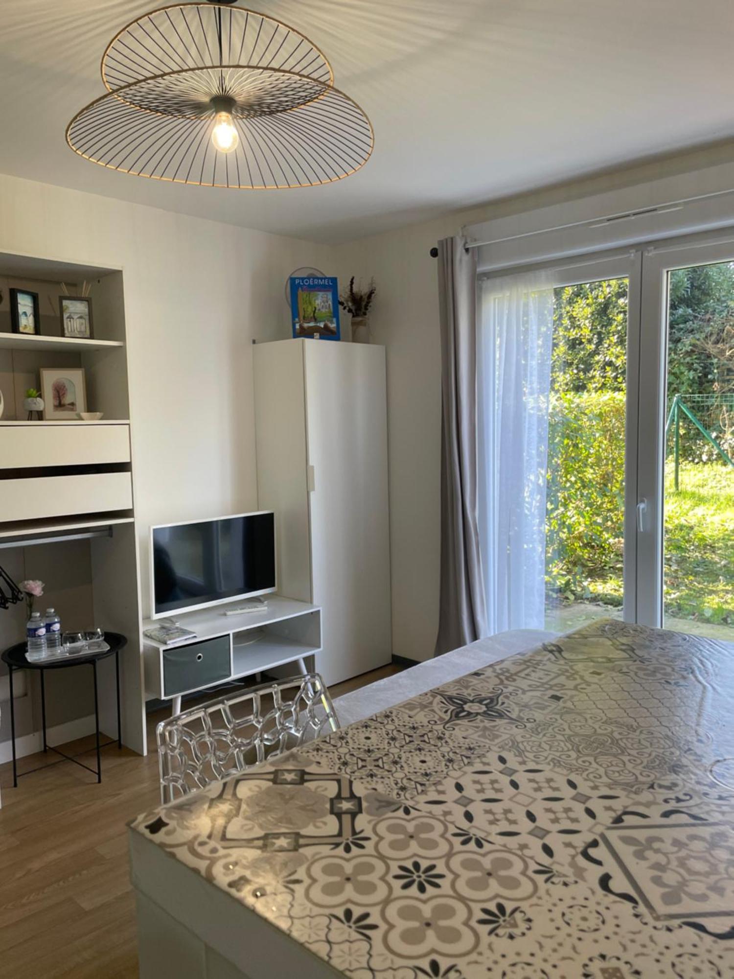 Le Jardin De Broceliande Apartment Ploërmel Екстериор снимка